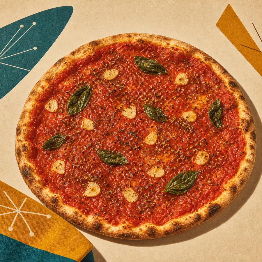 Pizza Marinara mit Tomatensoße, Knoblauch, Oregano und Basilikum ohne Käse